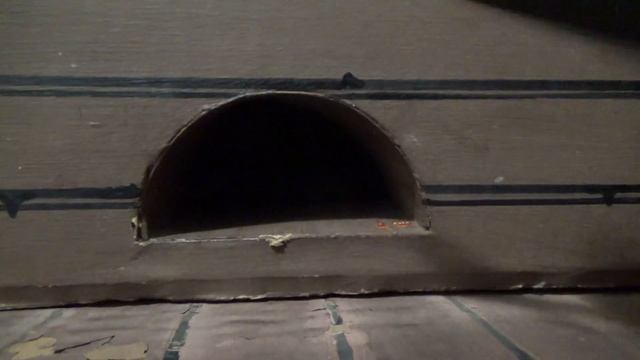 ХОМЯК БЕГАЕТ В КУКОЛЬНОМ ДОМЕ Хомячка Джерика грызёт декорации ЗА КАДРОМ A hamster in a dollhouse смотреть онлайн