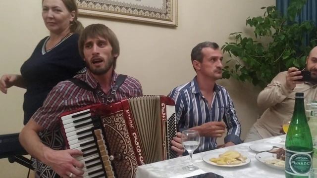 Аварские песни на аккордеоне поёт Шамхал Гаджибегов смотреть онлайн