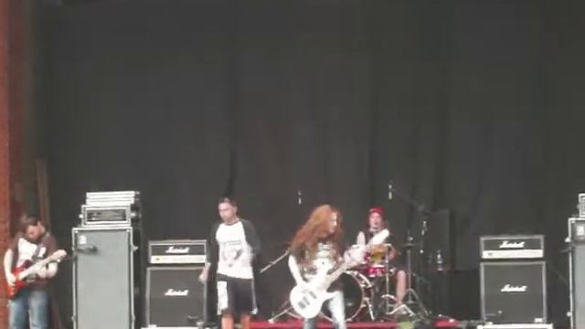 Cambio de Frente - "Cold" [At The Gates Cover] Live (Murga en la Media Torta 3 - 2011) смотреть онлайн