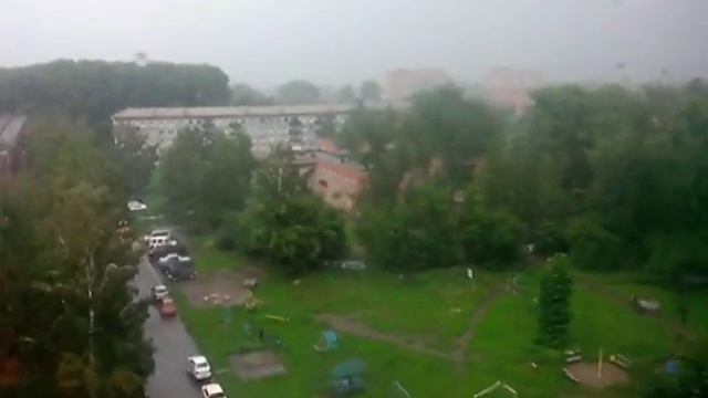 Огромная черная туча над городом смотреть онлайн