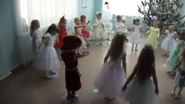Новогодний утренник в д/с Колосок (27.12.2016) смотреть онлайн