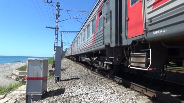 Электровоз 2ЭС4К-124 "Дончак" с пассажирским поездом №533М Москва-Адлер смотреть онлайн