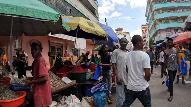 Inside The Streets Of East Africa's Largest City｜Dar Es Salaam, Tanzania  🇹🇿