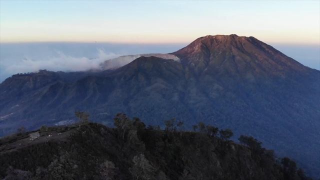 Climbing Gunung Rante, close to Ijen - Java смотреть онлайн