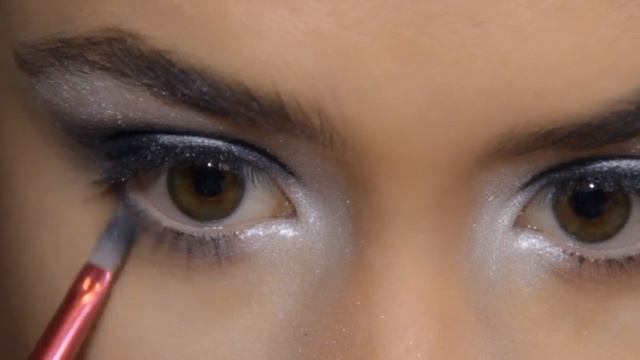 Dramatic Evening makeup tutorial /Необычный вечерний макияж смотреть онлайн