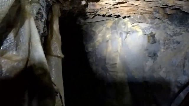 Эксклюзивная экскурсия в Крокоитовый шурф (Берёзовский) от профессионального геолога С.Кропанцева. смотреть онлайн