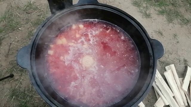 Борщ в Казане на Костре.