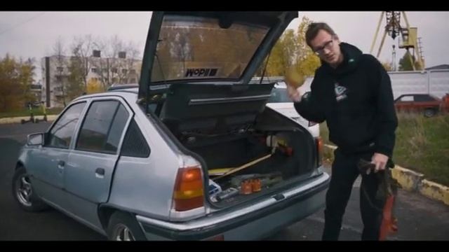 AcademeG в багажнике кадета