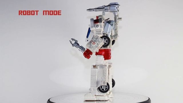 Transformers WFC Siege: Deluxe Ratchet Custom Figure смотреть онлайн