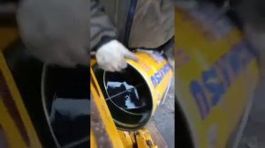 Как слить масло из гидросистемы Komatsu WB93R/97S-5EO? Легко