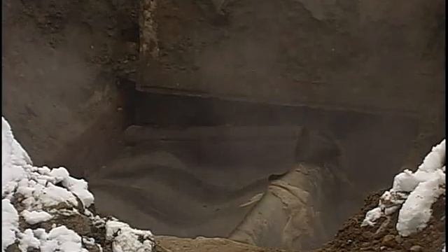 Затопление подвала дома №20 по ул. Дзержинского. 02.2005 смотреть онлайн