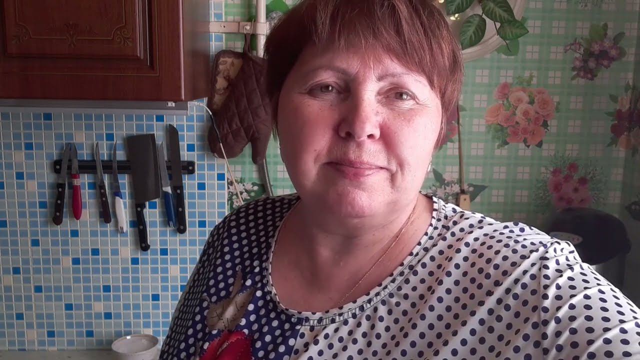 //Прощай ёлка , до свидание , до декабря // Приготовим лёгкий салат , кто берегет фигуру. смотреть онлайн