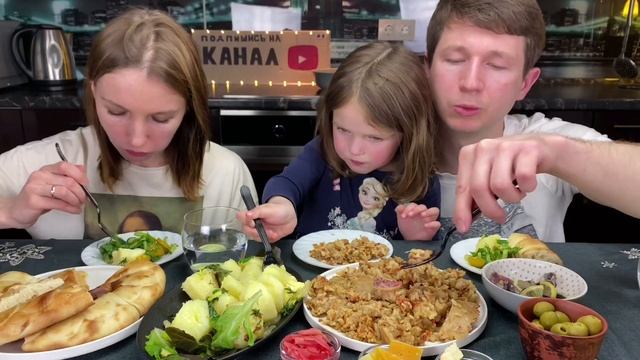 МУКБАНГ КОНСЕРВИРОВАННЫЙ ПЛОВ / АНЧОУСЫ С КАРТОШКОЙ / МЕНЮ НА НЕДЕЛЮ / КАК СНИМАТЬ ИСТОРИИ /MUKBANG смотреть онлайн