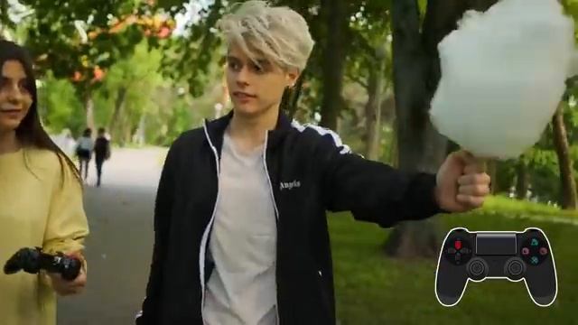 МОЯ ДЕВУШКА УПРАВЛЯЕТ МОЕЙ ЖИЗНЬЮ 24 ЧАСА *это было ошибкой* смотреть онлайн