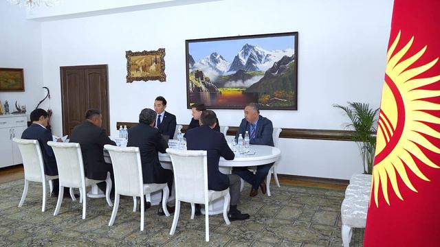 Замирбек Базарбеков принял представителей Суда МФЦА и МАЦ смотреть онлайн