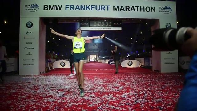 2:09:32 - ARNE GABIUS FEIERT SENSATIONELLES MARATHONDEBÜT смотреть онлайн