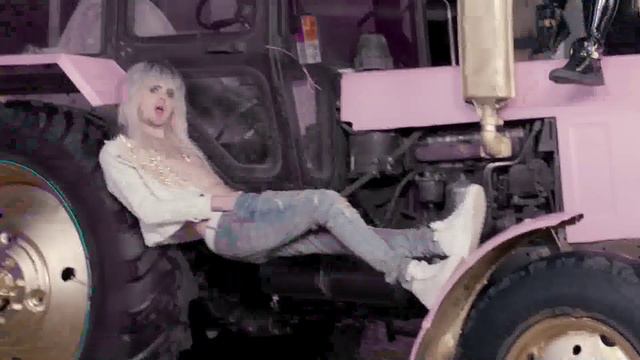 ПОШЛАЯ МОЛЛИ, HOFMANNITA – #HABIBATI [HYPERPOP REMIX] смотреть онлайн