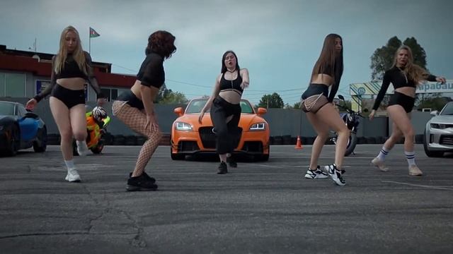 ТВЕРК НА КАПОТЕ BMW i8 смотреть онлайн