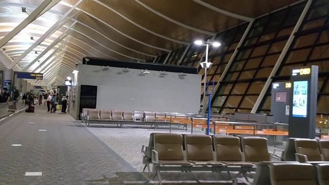 Шанхай. Аэропорт ночью. Доковидная эпоха смотреть онлайн