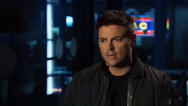 Almost Human- Karl Urban - John Kennex Interview смотреть онлайн