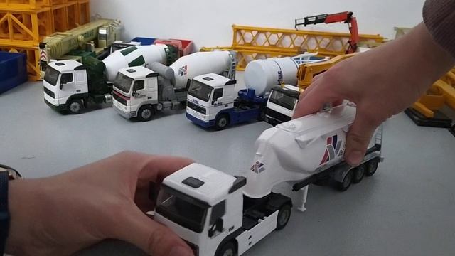 Volvo FH12 w/ cement tank unboxing 1:50 JOAL смотреть онлайн
