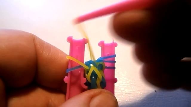 Плетение из резинок браслета ШВЕЙЦАРСКИЕ АЛЬПЫ на рогатке смотреть онлайн