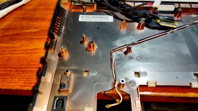 простая разборка и чистка ноутбука Асус (Asus X55A) смотреть онлайн