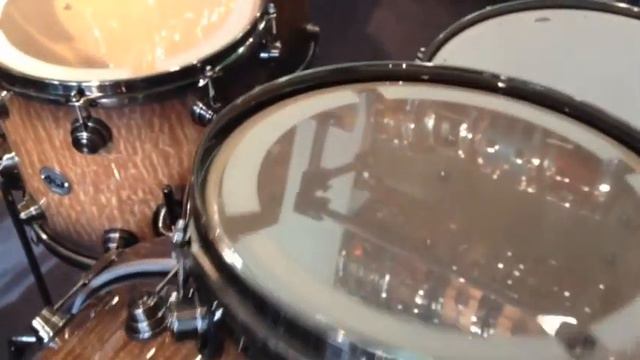 DW Collectors 40th Anniversary drumset - short walk around смотреть онлайн
