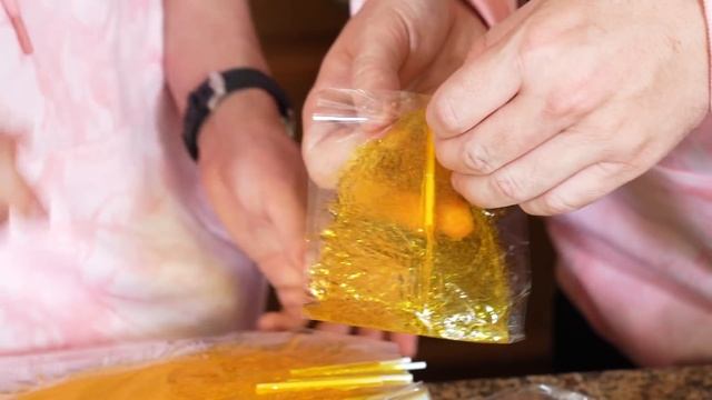 Australian Tries Popular Mexican Candy смотреть онлайн
