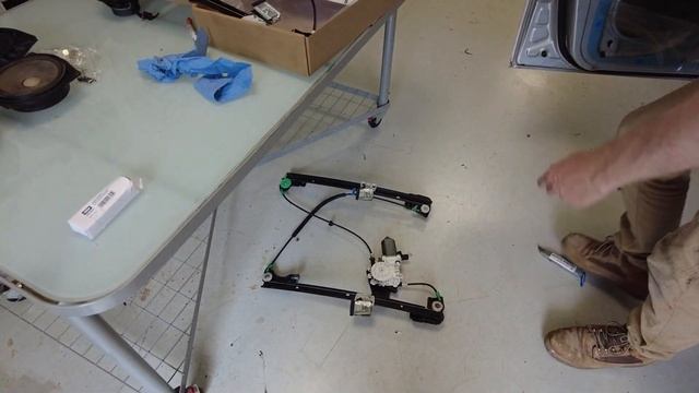 How to Fix / Remove & Replace Land Rover Freelander 1 Electric Window Motor Regulator смотреть онлайн