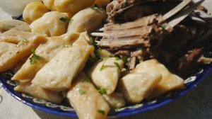 Аварский хинкал в казане на костре.