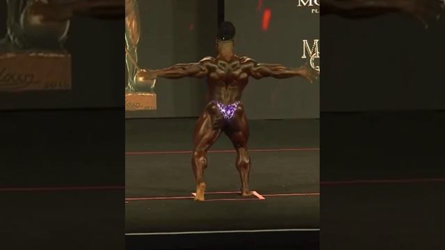 William Bonac posing at #mrolympia2022 Уильям Бонак смотреть онлайн