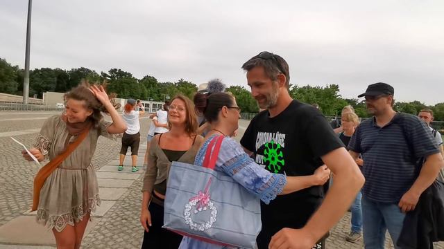 03.06.2020 Ein Vater kämpft für seinen Sohn Berlin "Danke Polizei" Marcel Ceejay Marsch der Freihei смотреть онлайн