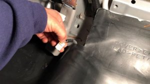 3rd Gen Lexus GS Lexus/Toyota Back seats removal.