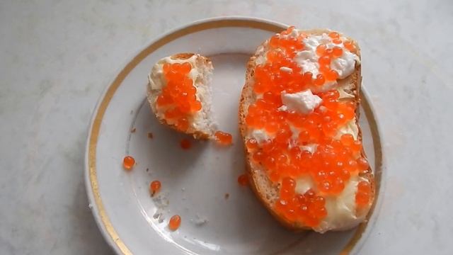 Вкусные бутерброды с икрой Санта Бремор / Засолили капусту смотреть онлайн