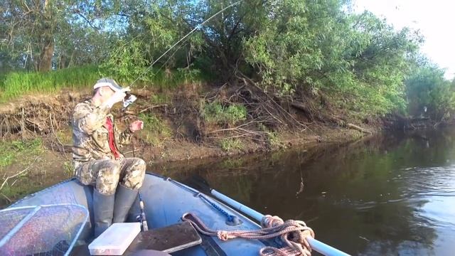 Первая Рыбалка на Сосьве с лодки | щука, окунь. смотреть онлайн