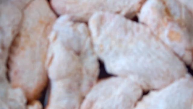 Куриные крылышки с соусом из черемши смотреть онлайн