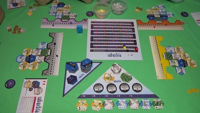 Пригороды. Играем вчетвером в настольную игру! Suburbia. 4 players. Let's Play! смотреть онлайн