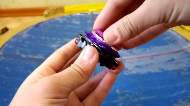 Тест World Spriggan от Takara Tomy. Beyblade burst sparking смотреть онлайн