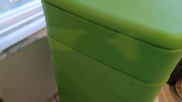 Hot Frog Living Composter Day 337 - Speed Feeding - Vermicomposting смотреть онлайн