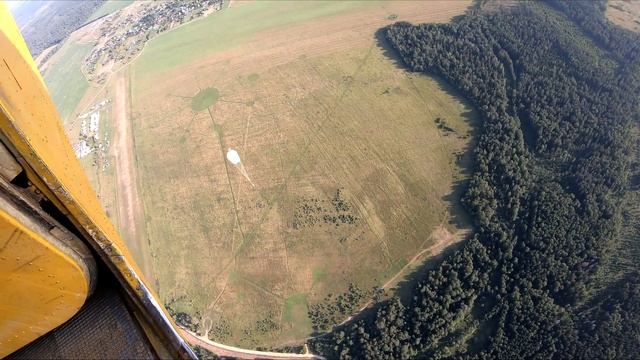 Пятничные прыжки с десантными парашютами (и эмоции после прыжков) смотреть онлайн
