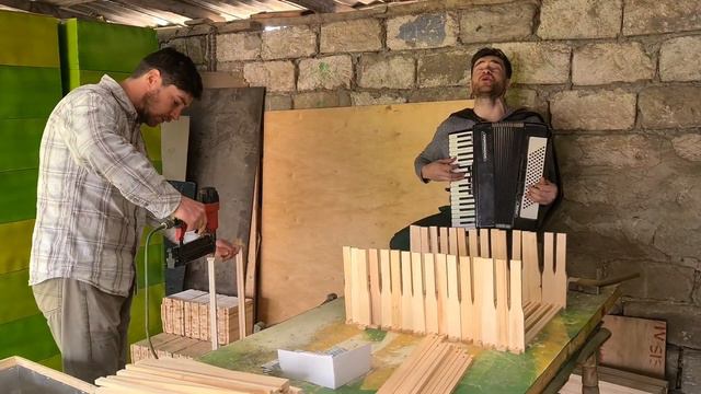 ПЕСНЯ: ЭТОТ МИР ИДЁТ СТРОГО ПО КУРСУ || ПЕСНЯ || БРАТЬЯ ИЗ МЕХАЙЛОВКИ || МУЗЫКА || 2022 смотреть онлайн