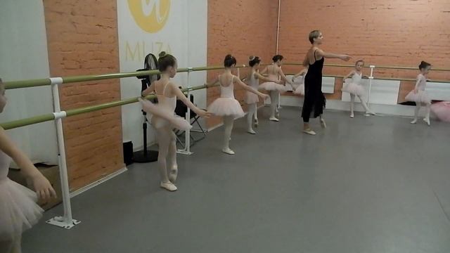 Открытый урок студии танцев для детей"Муза"Академия классического балета. смотреть онлайн