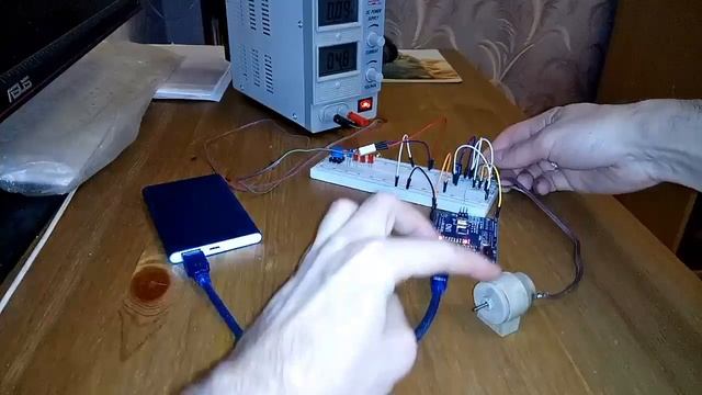 Работа схемы и программы: АЦП и ШИМ для задания скорости вращения ротора ДПТ смотреть онлайн