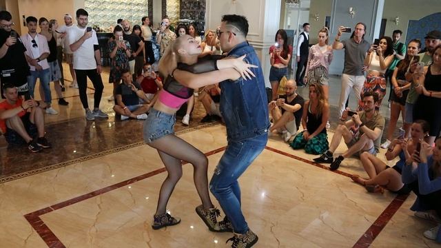 Azael&Sindi Bachata Sensual: Fluid Movement AfroLatinFestival Durres/Albania 2022 May, 13th смотреть онлайн