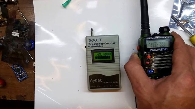 обзор и то что внутри частотомера GY560 смотреть онлайн