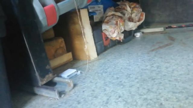 Renault Trafic и его переоборудование в пассажирский и сделал ящики для инструментов под сиденьями смотреть онлайн