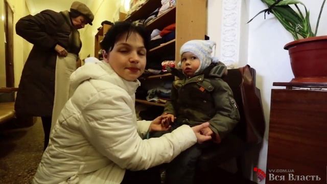 Красный крест оказывает помощь беженцам смотреть онлайн