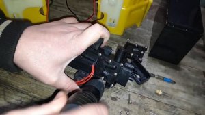 Насос электроопрыскивателя НЕ КАЧАЕТ. Разбираемся с проблемой.