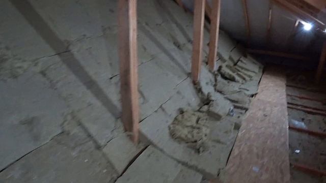 Как я ликвидировал конденсат на чердаке? // Холодный чердак смотреть онлайн